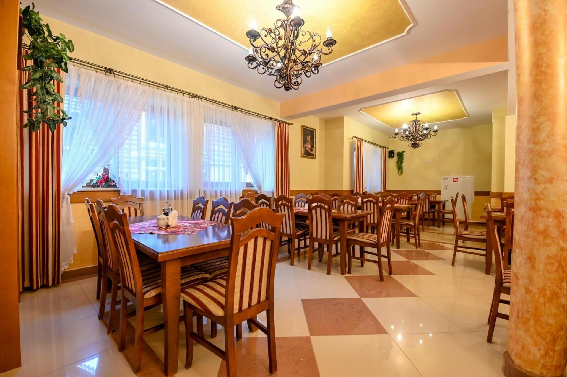 Pod Tatrami 2 - Swietna Lokalizacja, Obok Przystanku Ski Busa Oraz Restauracji, Duzy Parking Bialka Tatrzanska Ngoại thất bức ảnh